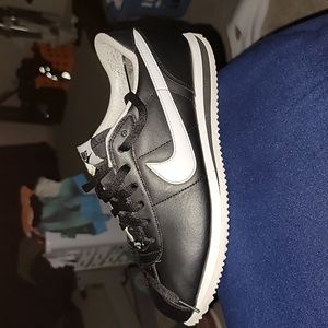 Size 10 Nike Cortez (Leather)